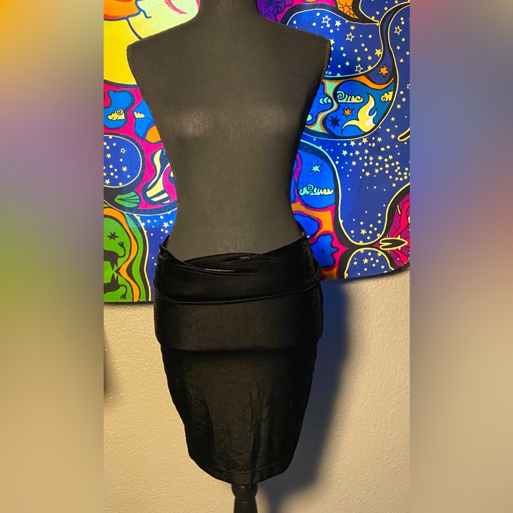 Velvet skirt form fitting
